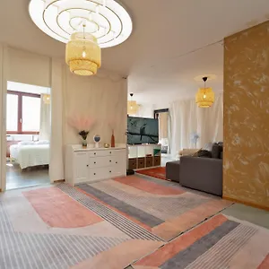  Apartment Penthouse Rooftop Loft, 190sq, Panorama View, 1min To Main Station- 5min To